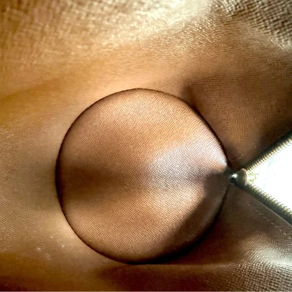 Authentic Louis Vuitton Monogram Canvas Papillion 28 Handbag (Date Code added) - Picture 12 of 16